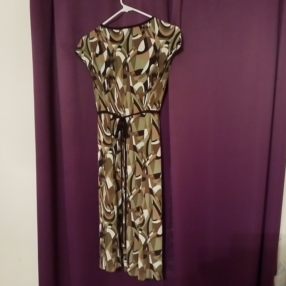 Dress - Picture 2 of 3